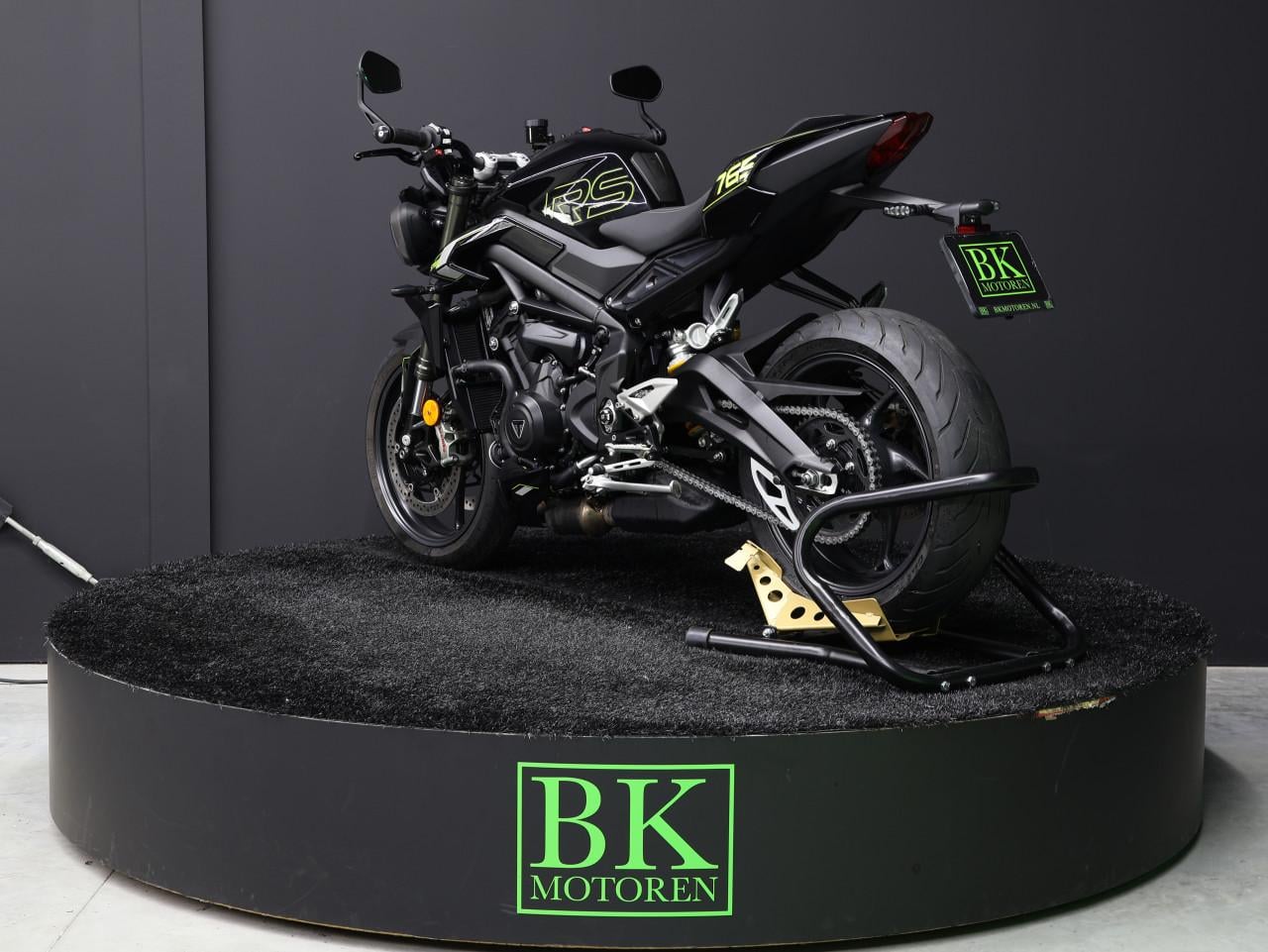 STREET TRIPLE RS | Phantom Black