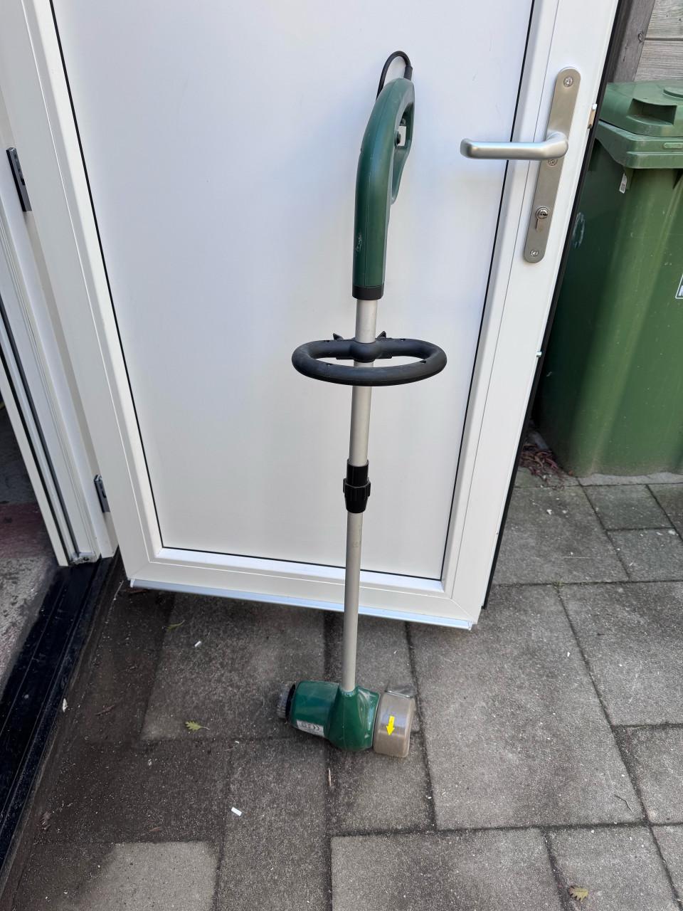 Electrisch onkruid borstel