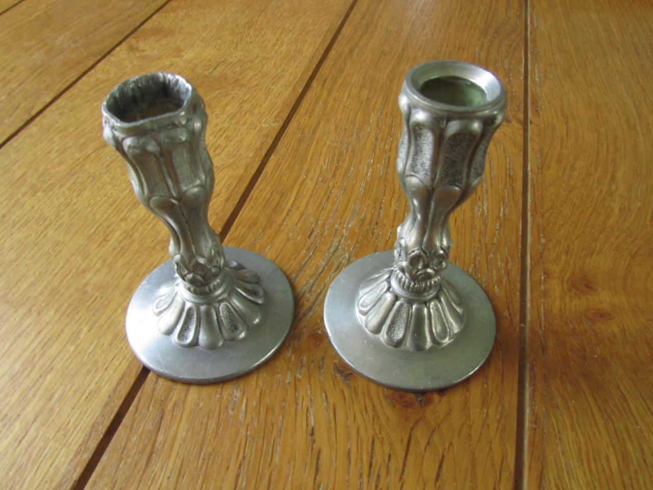 2 tinnen kaarsen standaardjes