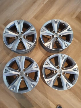 Velgen 18 inch Lexus NX - Toyota RAV 4  5 x 114.3