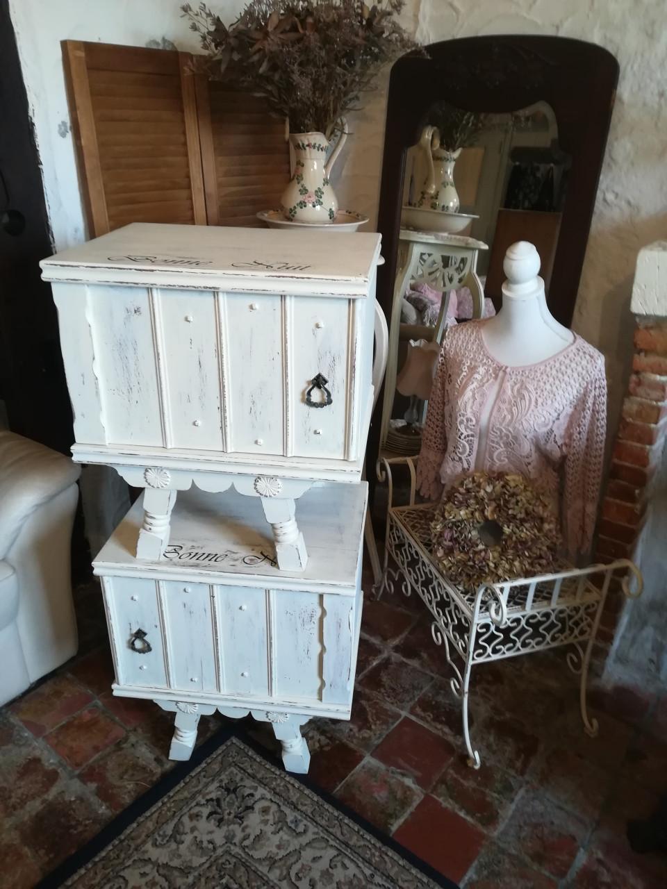 2 Brocante nachtkastjes