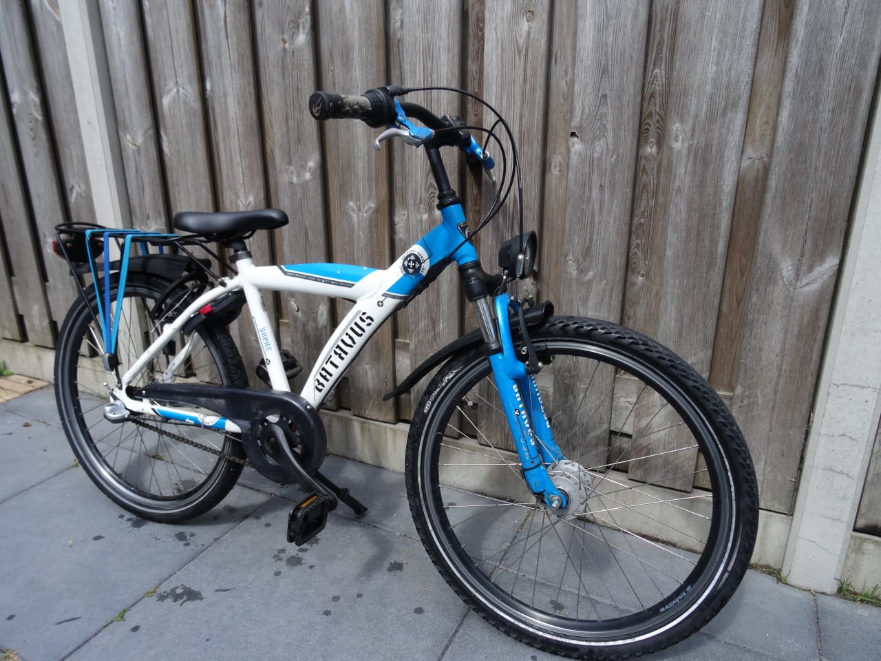 🚲 Batavus Snake Jongensfiets – 24 inch – 3 Versnellingen – Wit/Blauw 💙