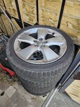 Winterbanden Toyota Prius op velg 4X