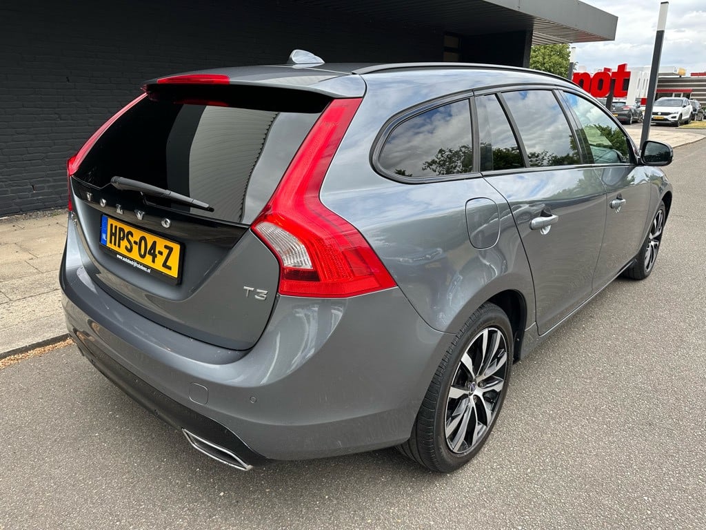 Volvo V60 2.0 t3 summum // 66.000km // dealeronderhouden //