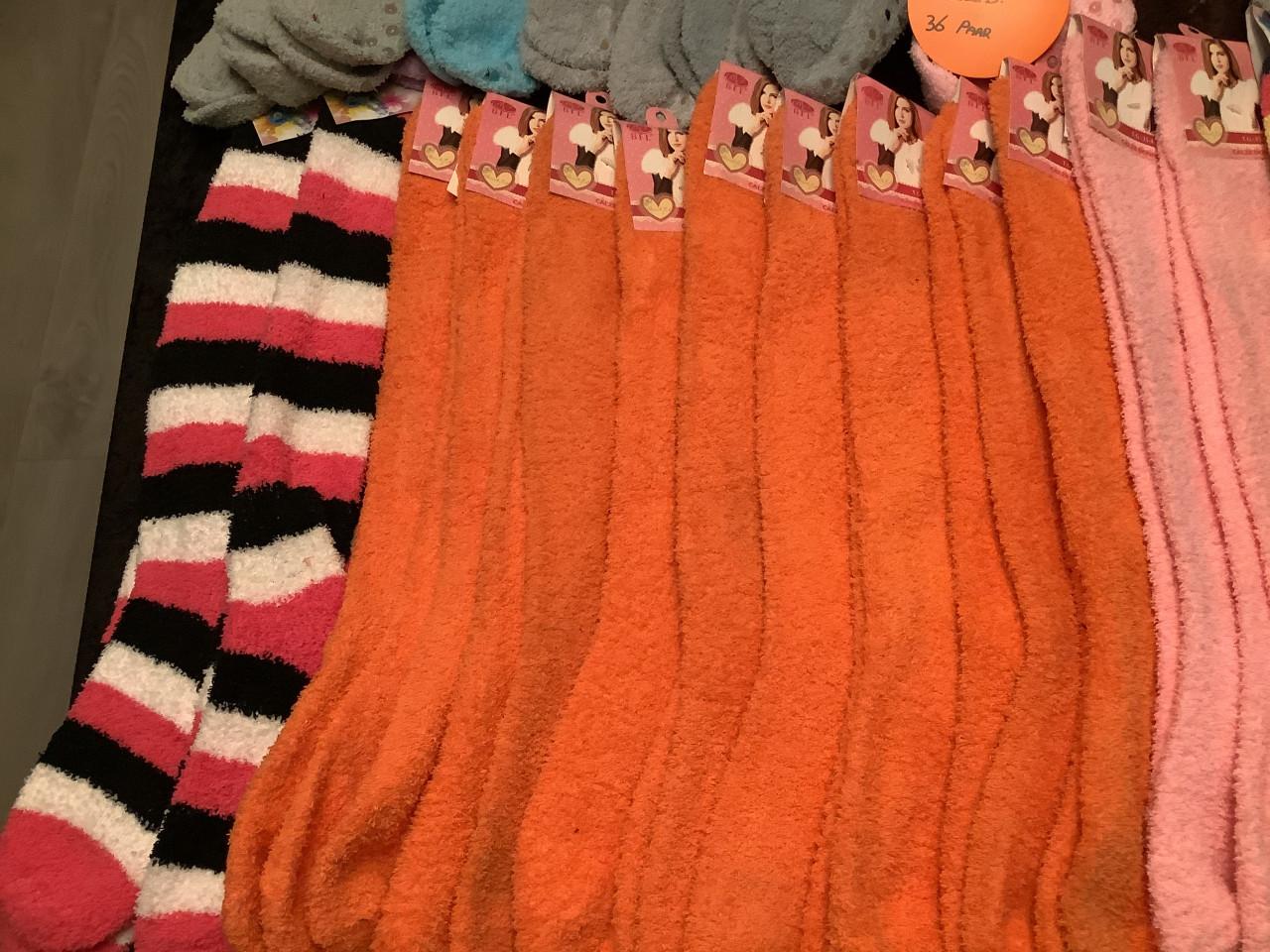 Partij leuke huissokken. ( partij 225)