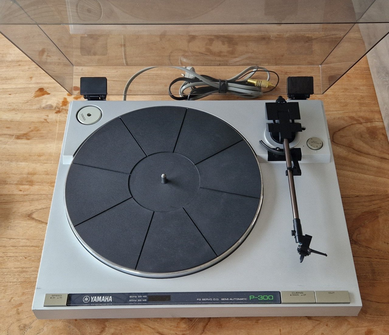 Yamaha P 300 Platenspeler