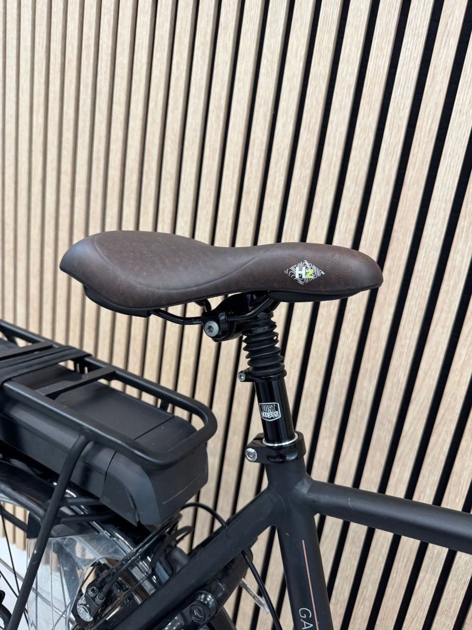 Gazelle Orange C8 Bosch Active Line Plus 400Wh 61CM