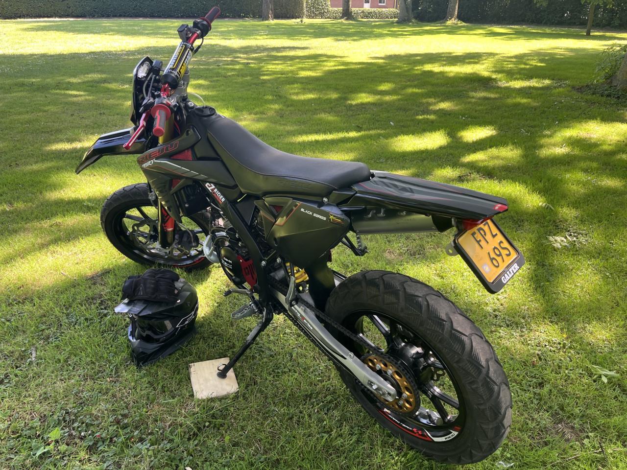 Hele nette Rieju MRT50 Black Series