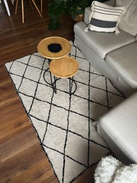 Vloerkleed crème met zwart ruitpatroon – 180 bij 120cm