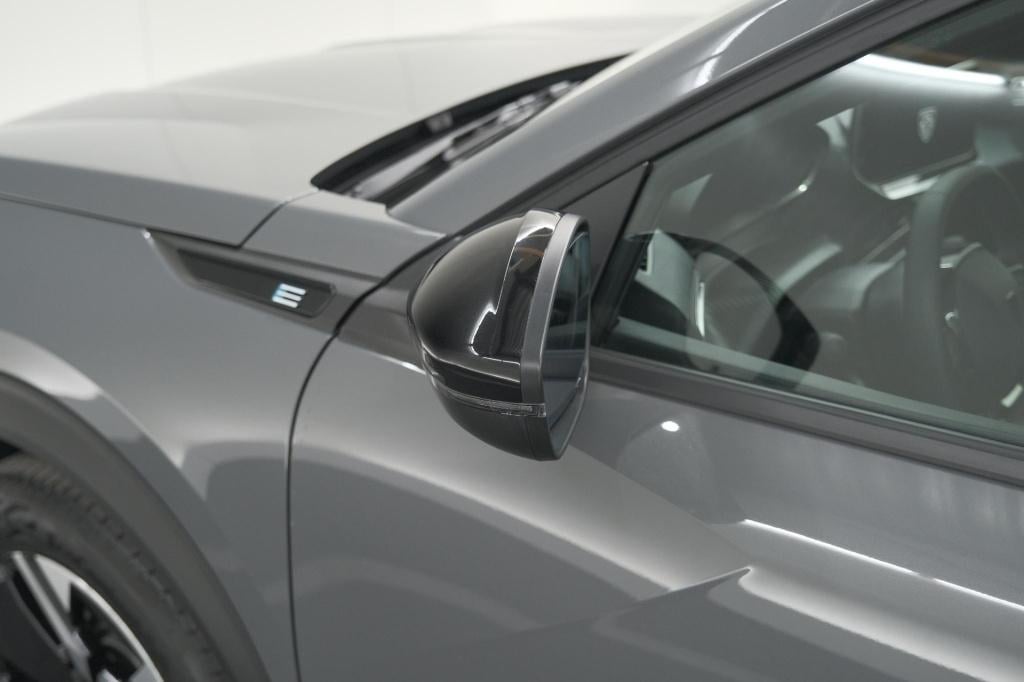 Peugeot E-2008 ev allure 54 kwh | 11 kw lader | warmtepomp | apple carplay 