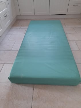 Anti-allergie matras 90 x 200 x 14 (in goede nette staat)
