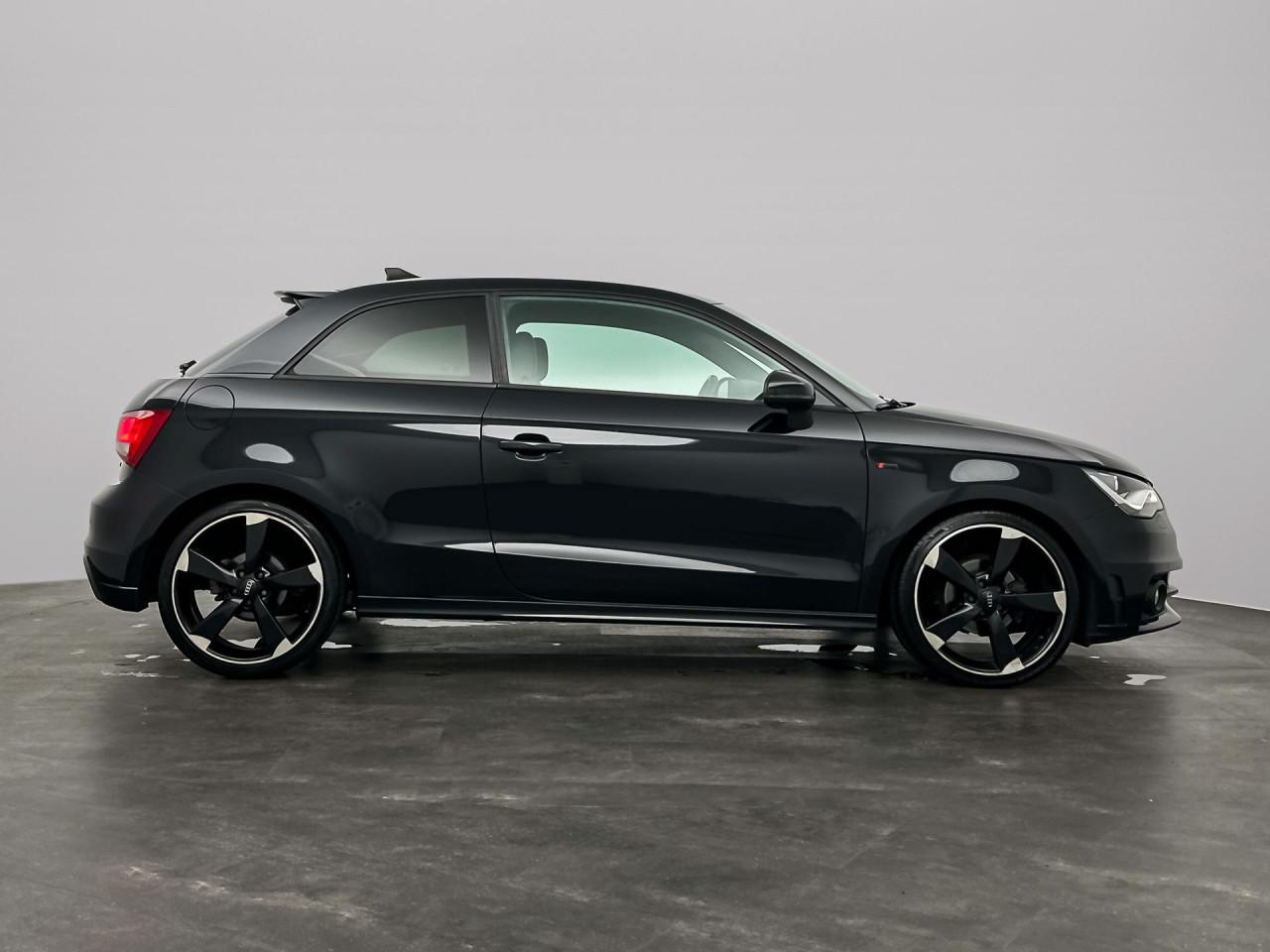 Audi a1 1.2 Tsfi / 3x S line / Xenon / navi / cruise