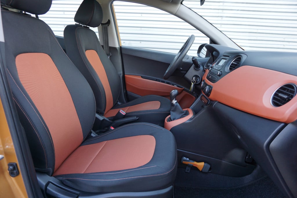 Hyundai I 10 1.0i i-motion comfort climate / cruise / parkeers. / nap