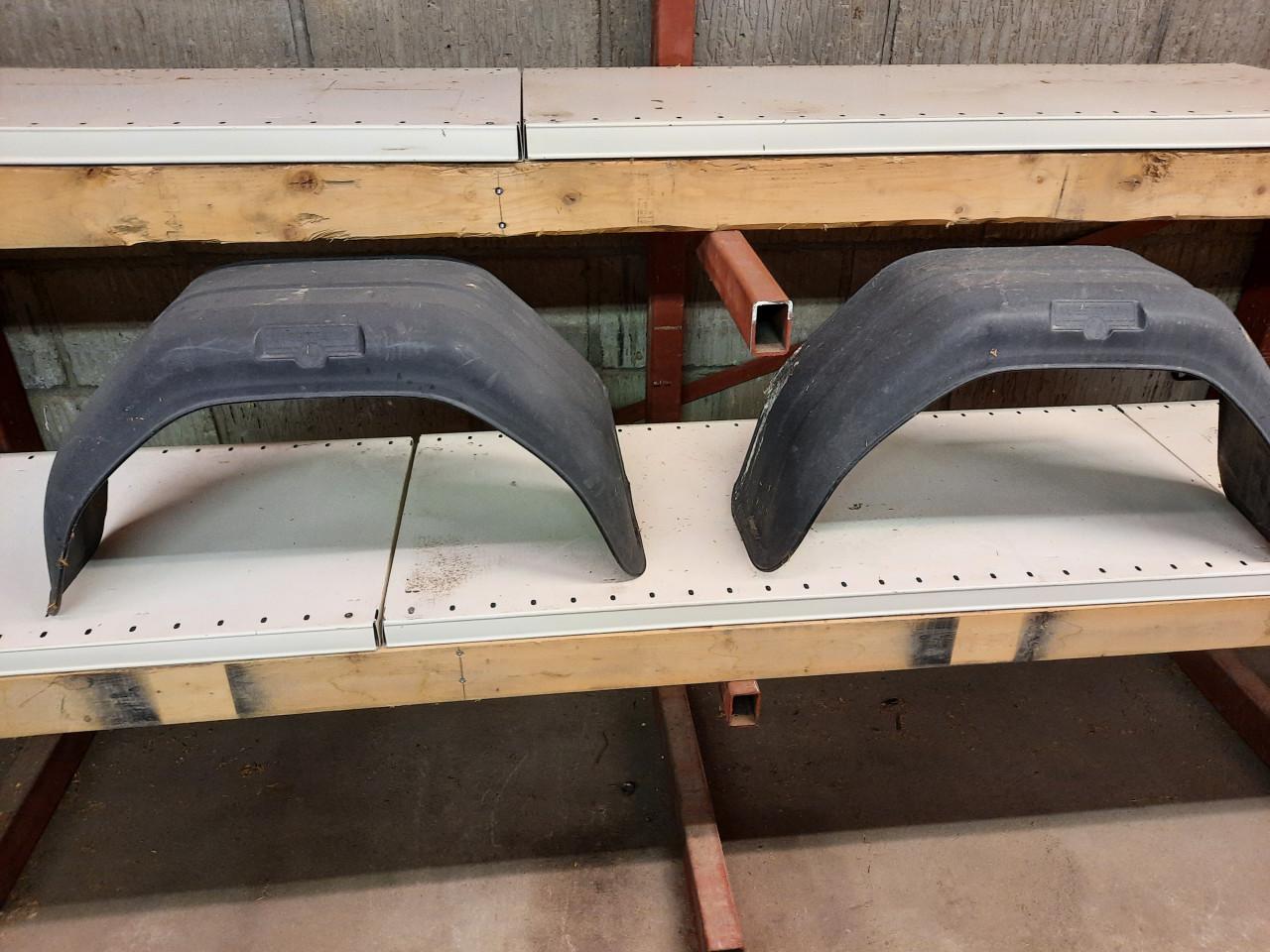 Diverse banden, velgen, spatborden aanhanger aanhangwagen kar trailer