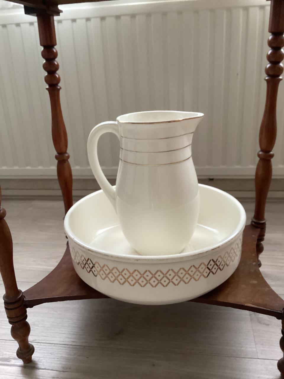 Lampet stel met kam en zeep bakje