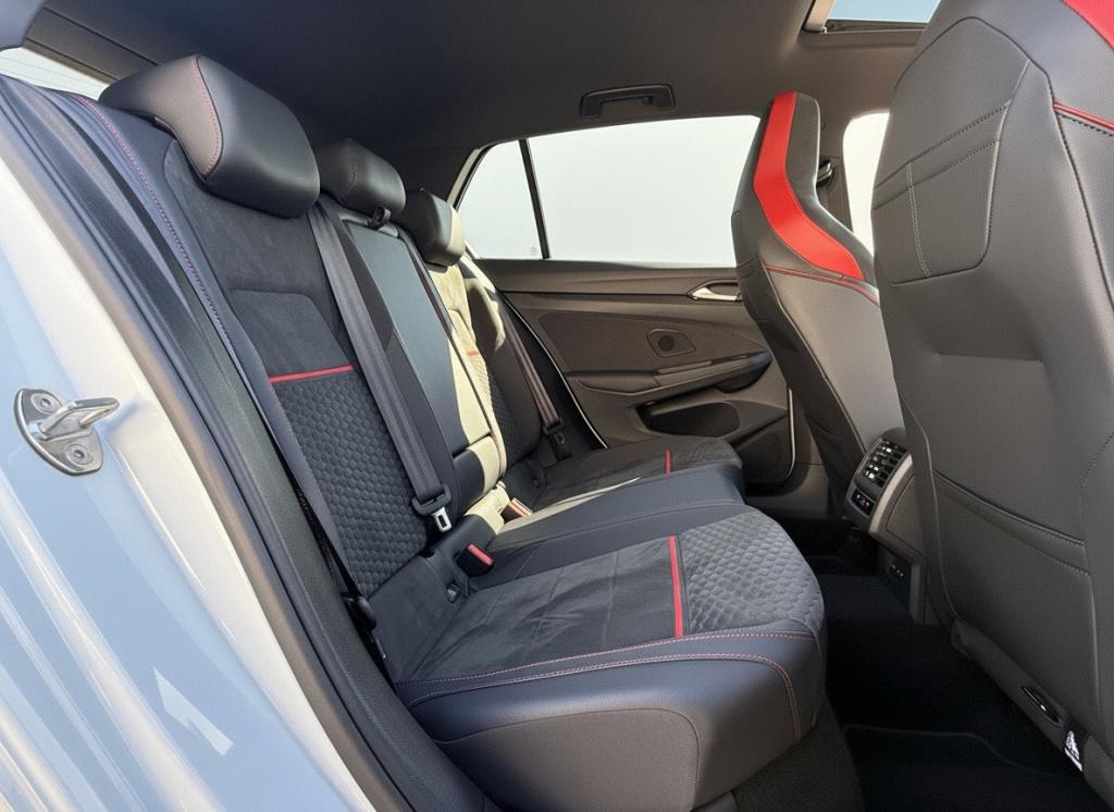 Volkswagen Golf 2.0 tsi gti clubsport 300 pk