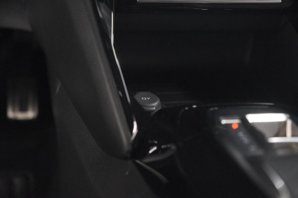 Peugeot 2008 puretech 130 eat8 gt | 360 camera | stoelmassage | adaptieve c