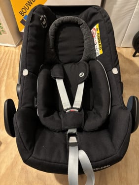 Maxi cosi Rock en Maxi-Cosi Familyfix2 I-size base