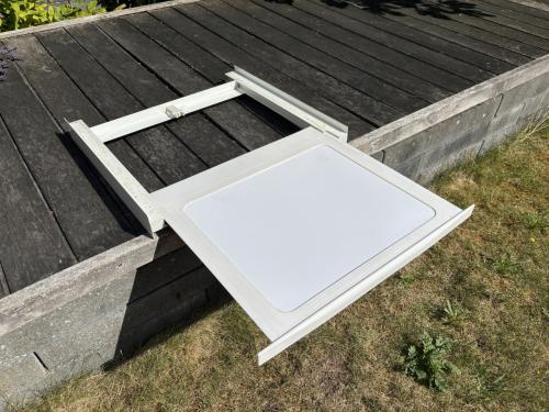 Tussenstuk wasmachine droger met uitschuifbaar plateau