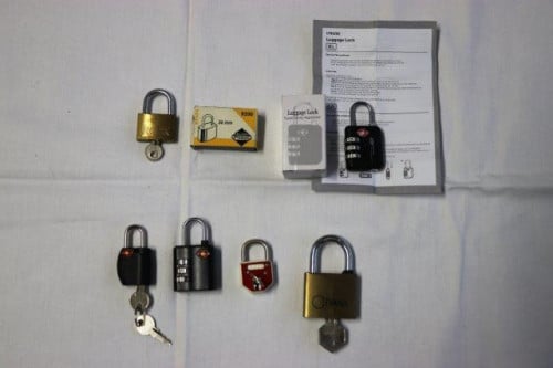 Hangslotjes 01.Messing handslot Met doosje Model: 9330/20331 Code: 8 711938