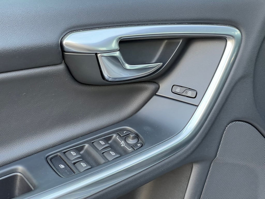 Volvo V60 t3 153pk dynamic ed| navi| climate| stoel.verw| pdc