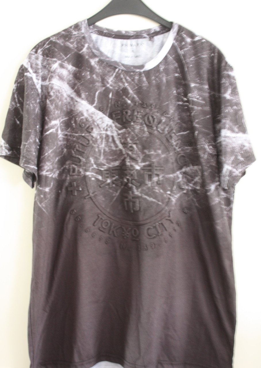 Zwart shirt met print en opliggende leters maat xl