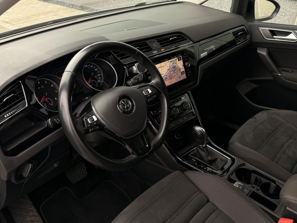 Volkswagen Touran 1.5 tsi highline business r 7p | acc | achteruitrijcamera