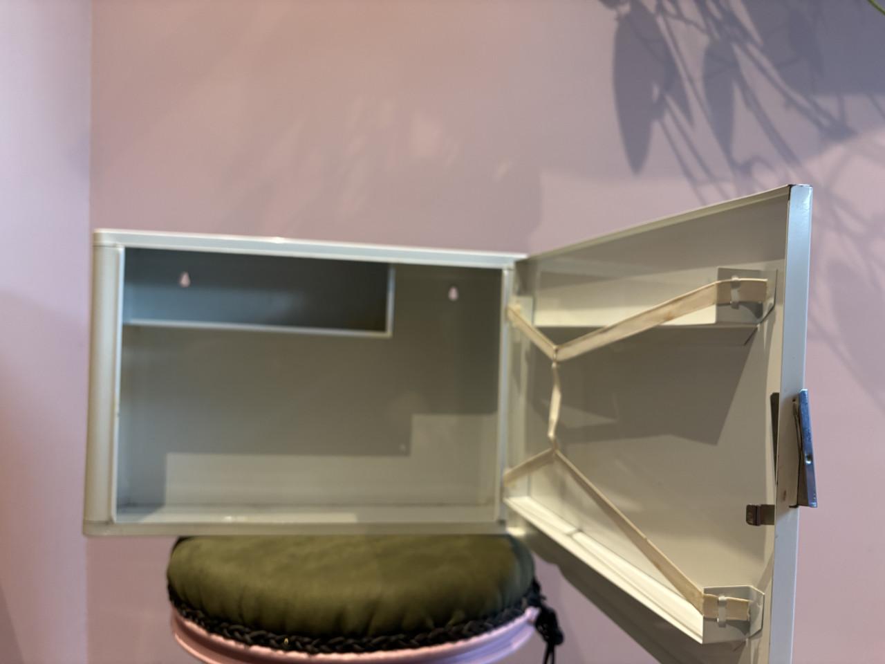 Vintage Brabantia medicijn kastje