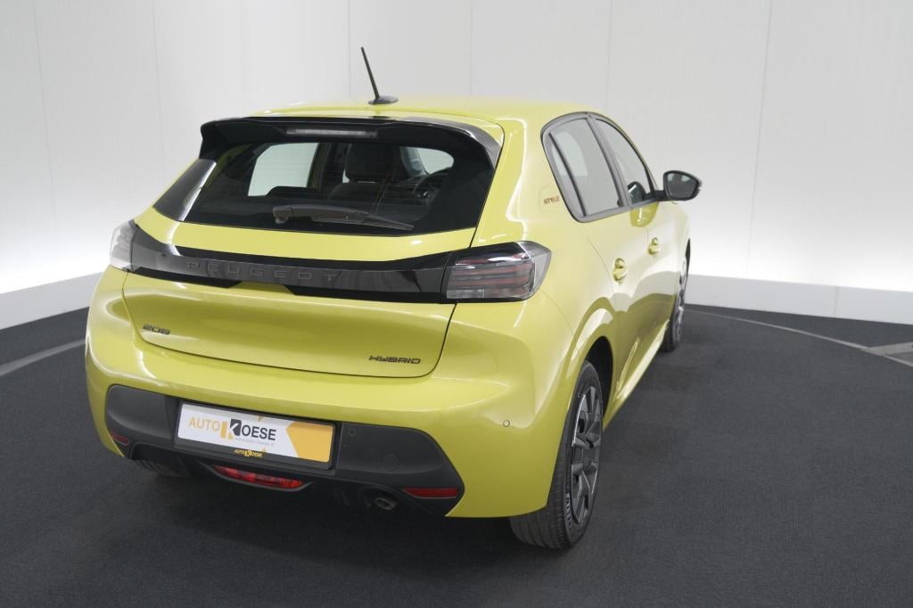 Peugeot 208 1.2 hybrid 110 e-dcs6 style | parkeersensoren | apple carplay |