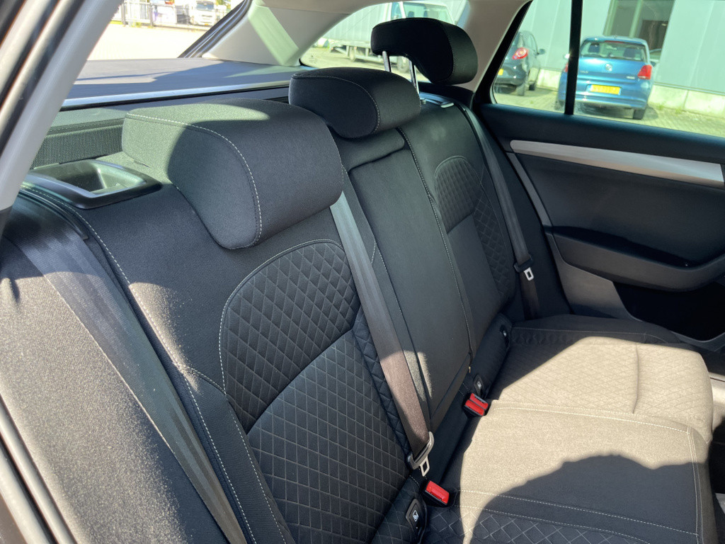 Skoda Superb combi 1.4 tsi act style business