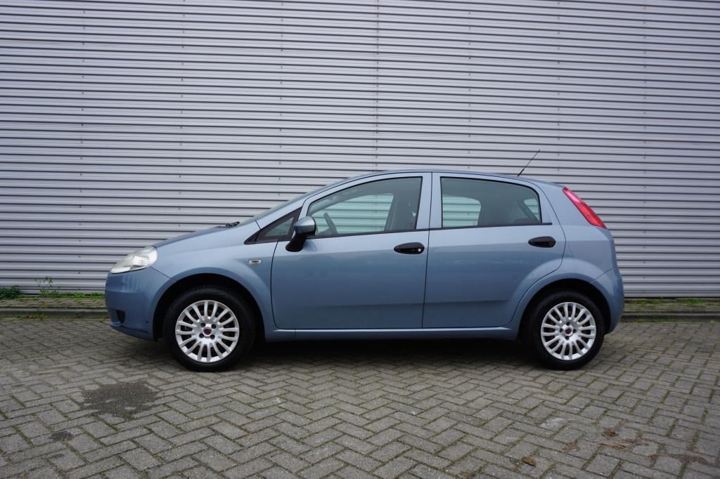 Fiat Grande Punto 1.2 actual airco / elektr. ramen / trekhaak / nieuwe apk!