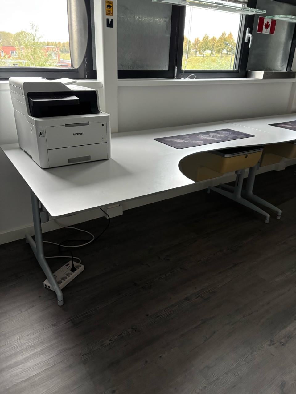 Lensvelt Rizatto hoekbureau's