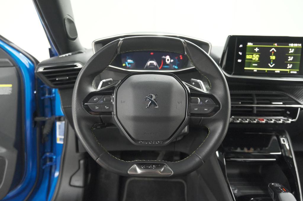 Peugeot 2008 puretech 130 eat8 gt-line | camera | dodehoekdetectie | adapti