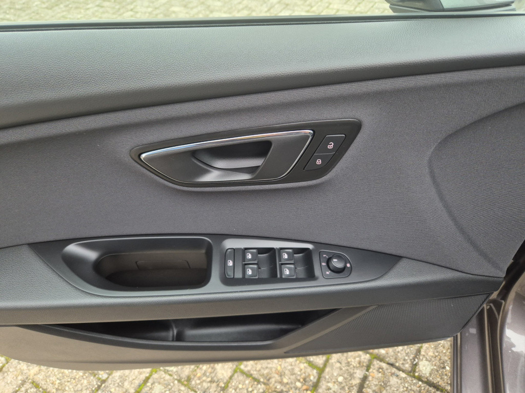 Seat Leon 1.0 ecotsi style connect 5-drs