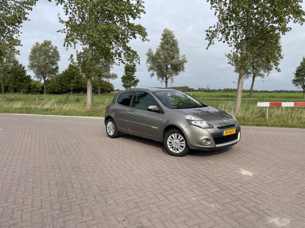 Renault Clio 1.2 Collection | 2010 | 120.000 km | €4.000