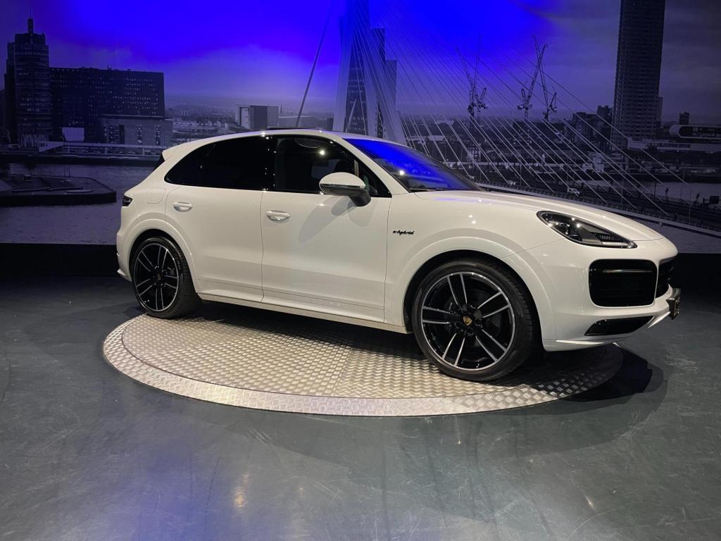 Porsche Cayenne 3.0 e-hybrid platinum edition*pdls*pasm*softclose*22inch*sp