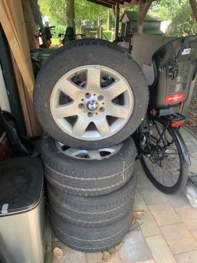 Autobanden met velg BMW