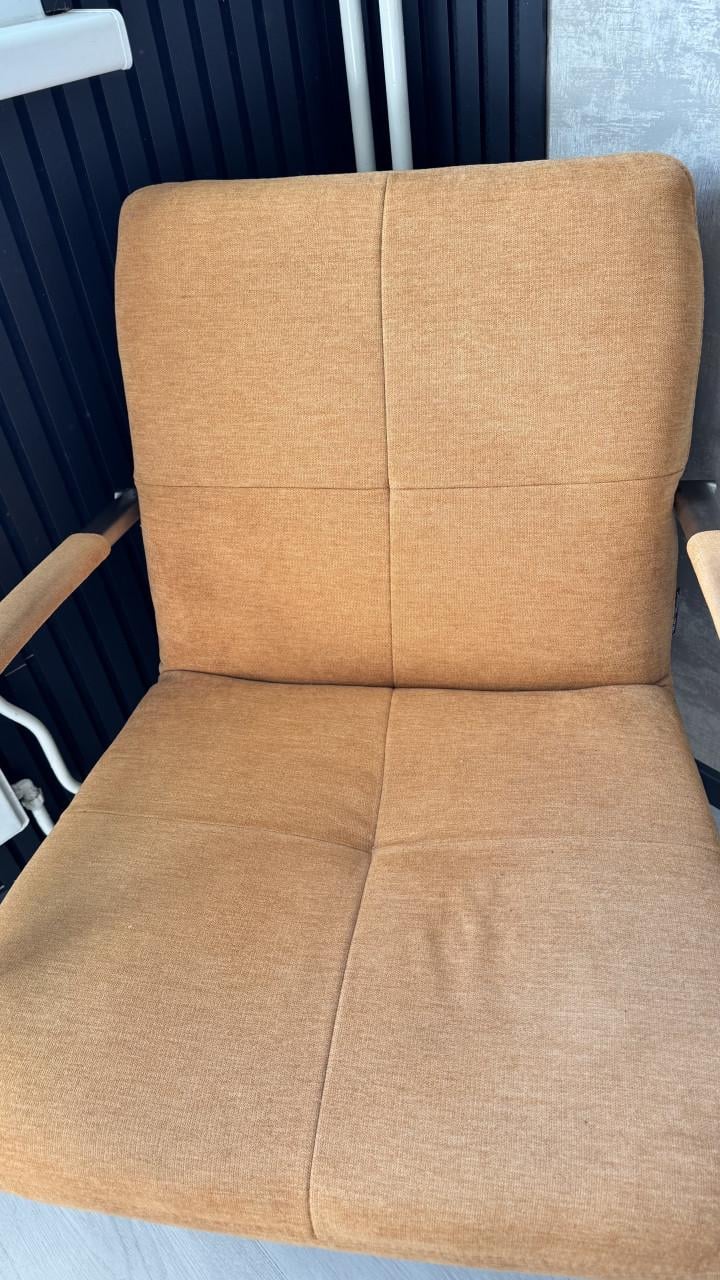 Henders & Hazel Margit fauteuil, mosterd/oranje design stoel