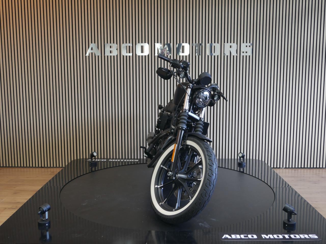 HARLEY-DAVIDSON SPORTSTER IRON XL 883 N