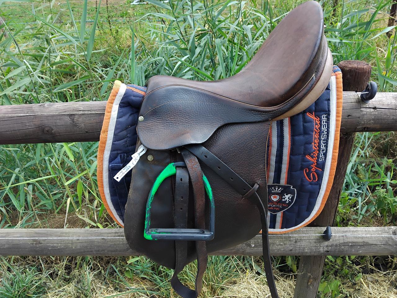 Heel veel paardenspullen van maat shet tot full