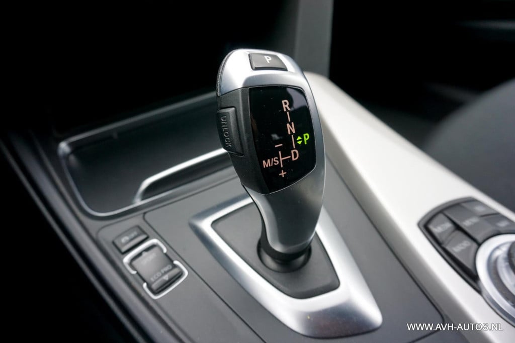 BMW 3-serie touring 320d ede corporate lease executive