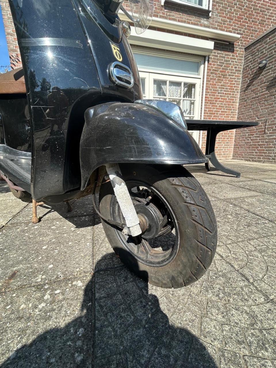 BTC Old Classic scooter