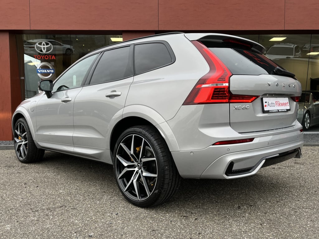 Volvo XC60 2.0 t8 plug-in hybrid awd polestar engineered | bowers&wilkins |