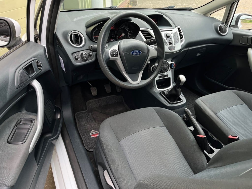Ford Fiesta 1.25 titanium airco