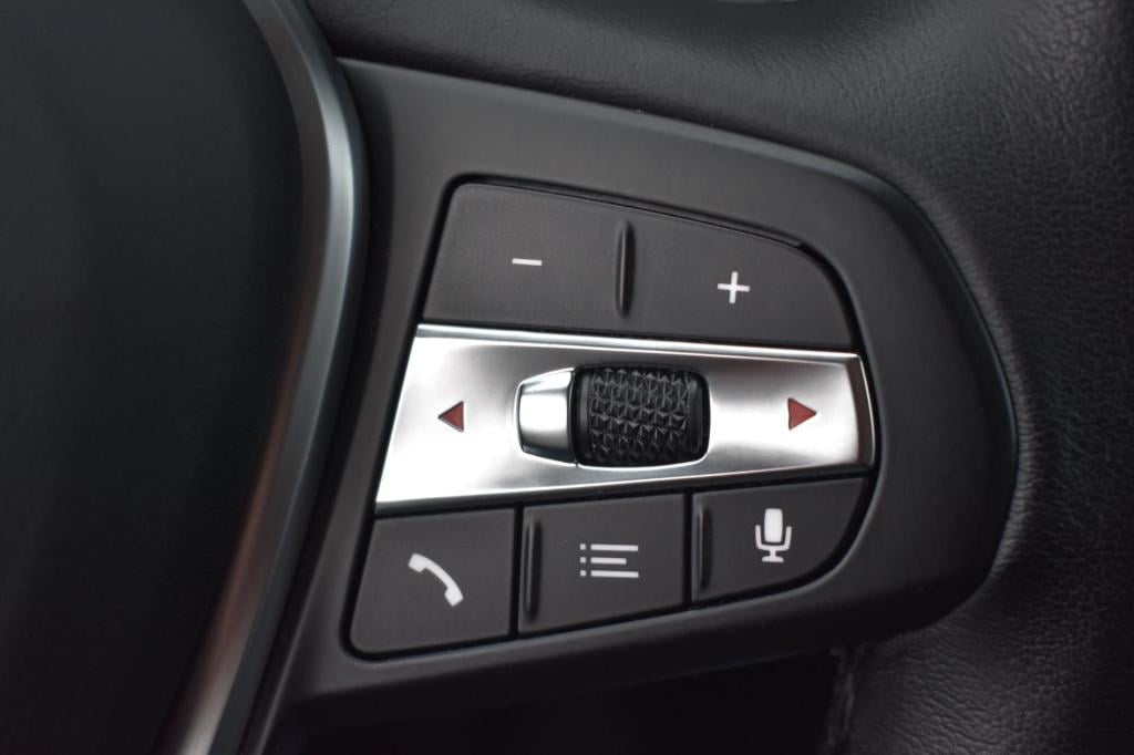 BMW 3-serie touring 318i high executive sport line | trekhaak | apple carpl