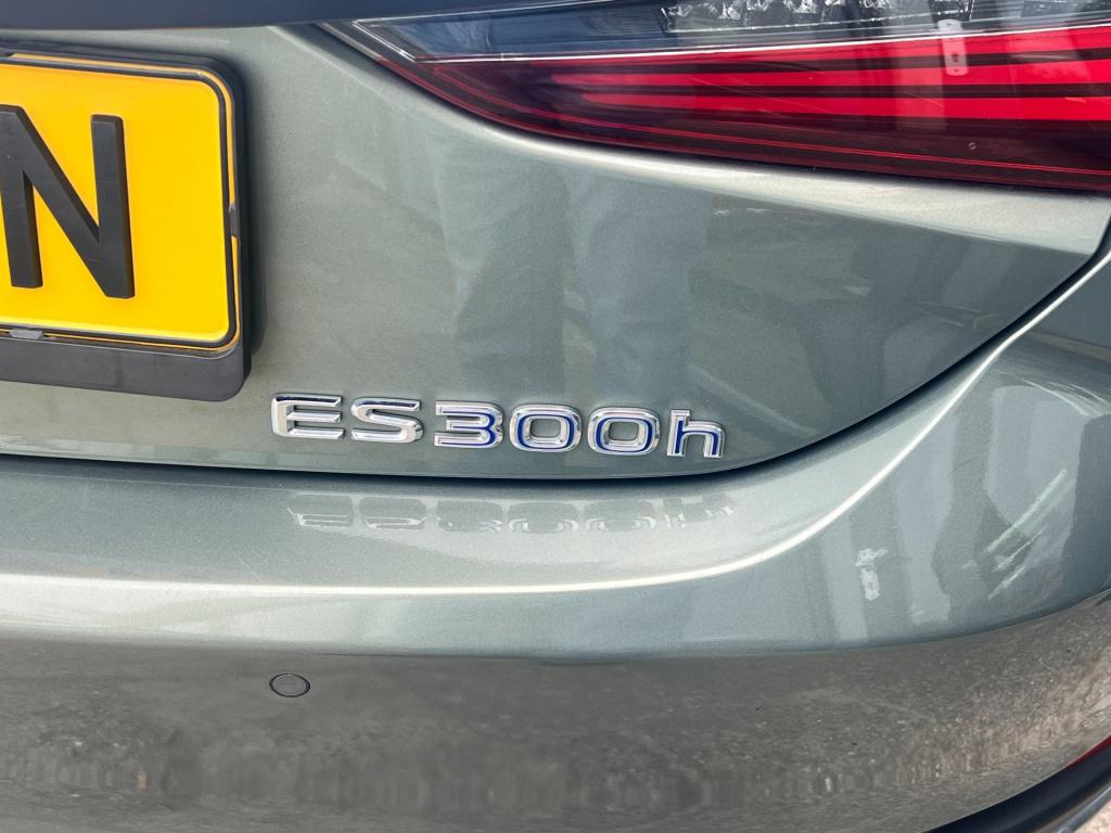 Lexus Es 300h luxury line , elektrisch panodak enz..