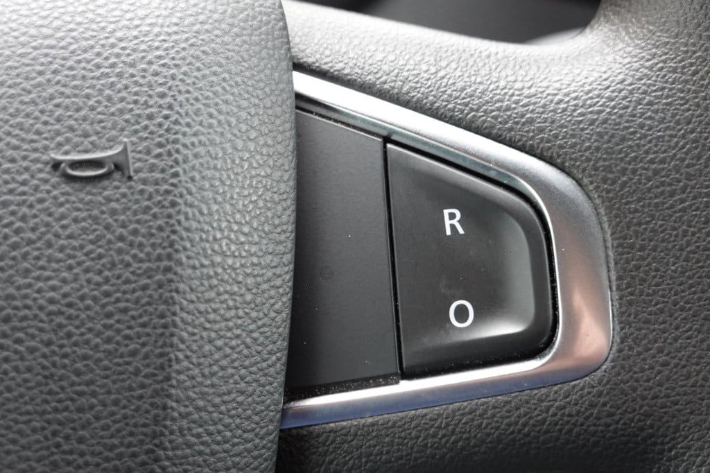 Renault Master t33 2.3 dci 135 l2h2 met laadklep