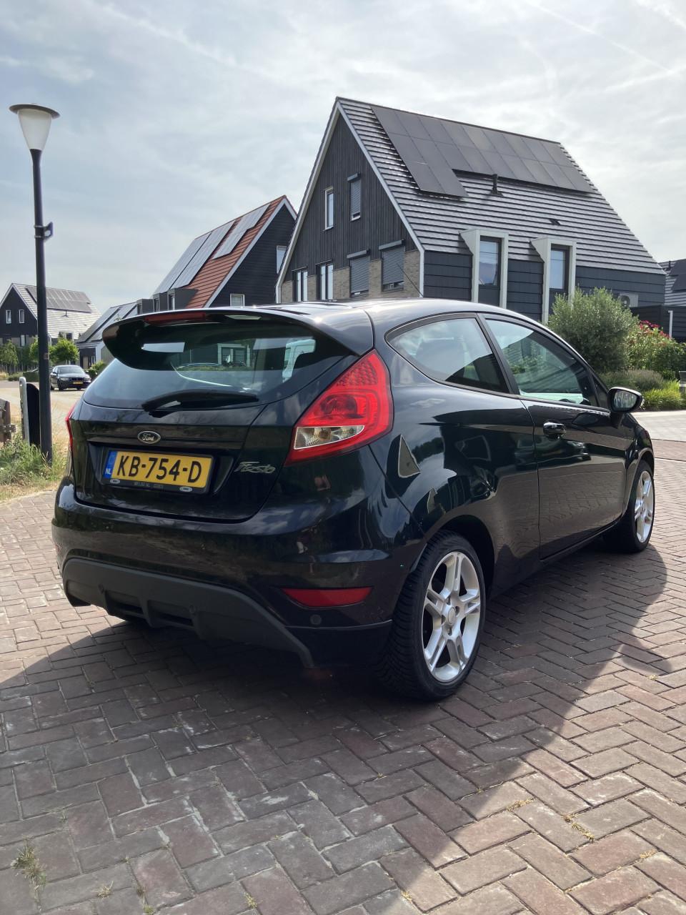 Ford Fiësta 1.4 Sport 71KW 3DR 2010 Zwart