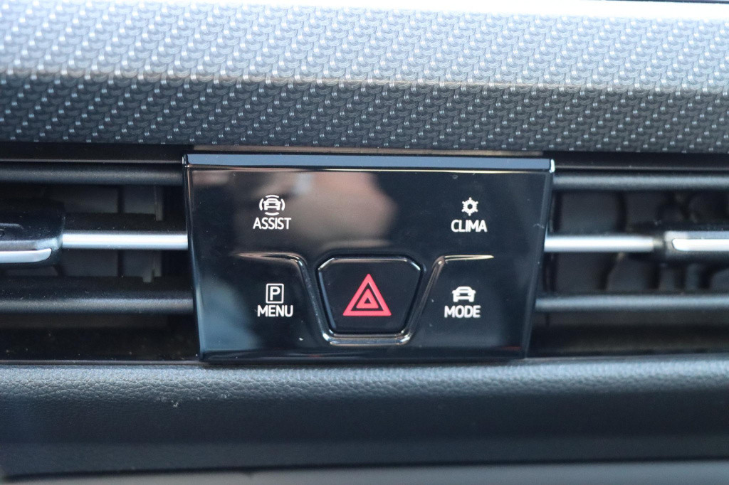 Volkswagen Golf 1.5 etsi r-line 150pk dsg7