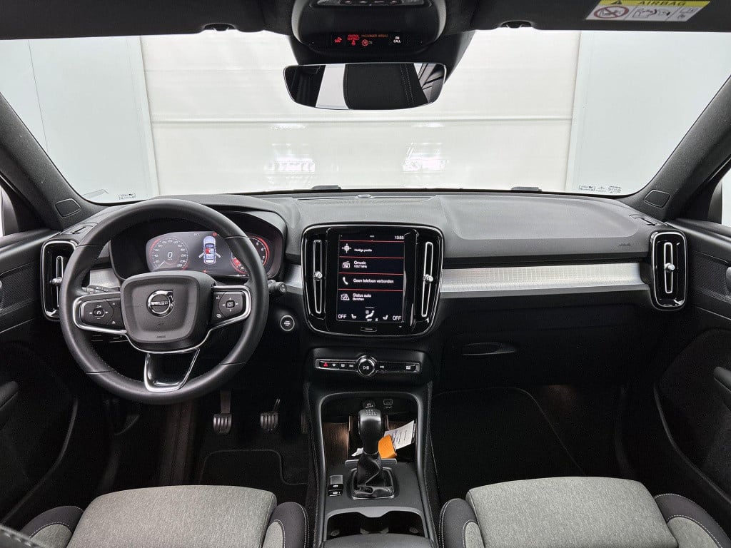 Volvo XC40 1.5 t2 core | lmv | parker sensoren | cruise control | navigatie